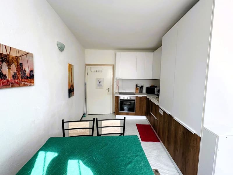 EXCELLENTE OPPORTUNITÉ, IMMEUBLE AVEC LICENCE DE LOCATION DE CHAMBRES (9)