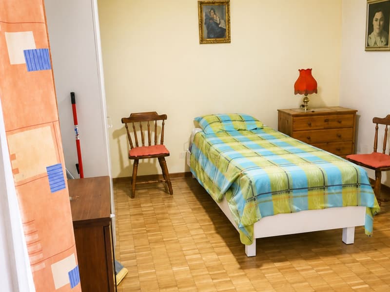 Living in the historic core of Cadro (5)