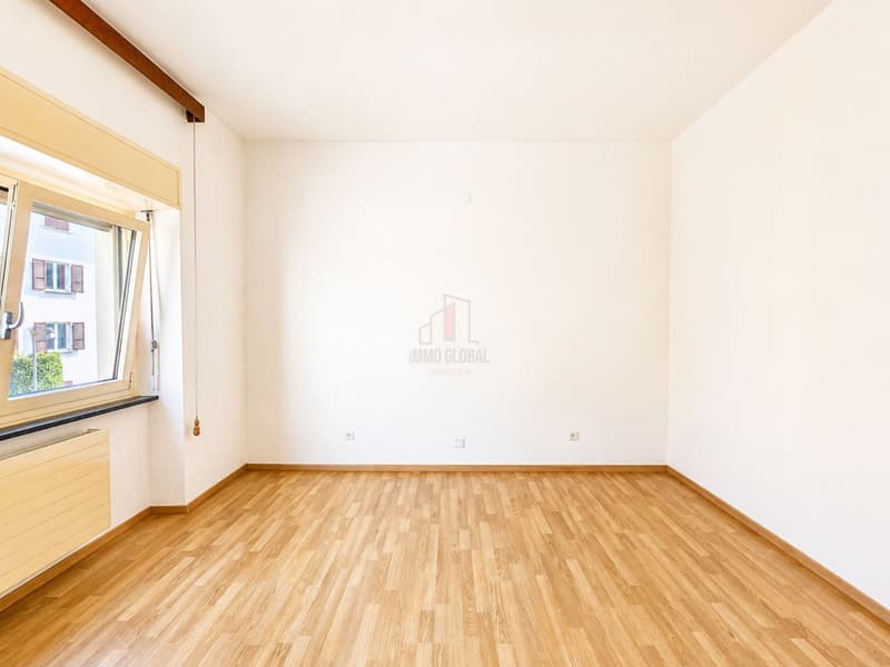 Cozy and Bright Three-Room Apartment near the City Center (4)
