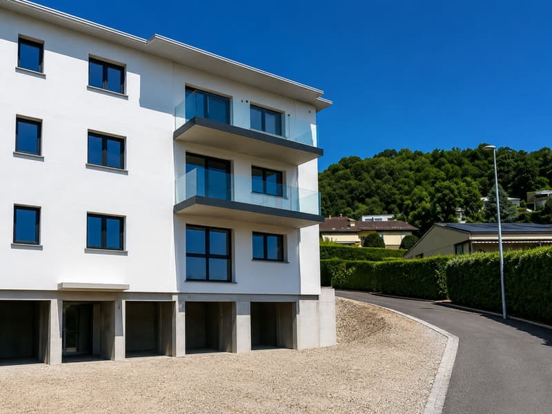 Exklusiv 4.5 Zimmer mit Balkon in renovierter Residenz (3)