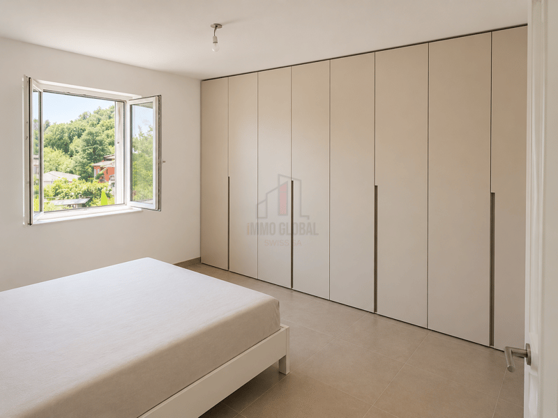 Exklusiv 4.5 Zimmer mit Balkon in renovierter Residenz (6)
