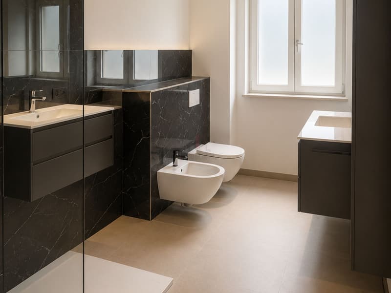 Exklusiv 4.5 Zimmer mit Balkon in renovierter Residenz (9)