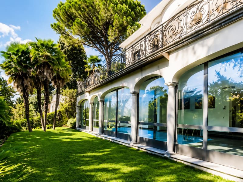 Prestigious Residence with Pool and Garden (1)
