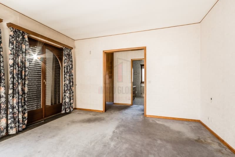 Prestigious Residence with Pool and Garden (7)