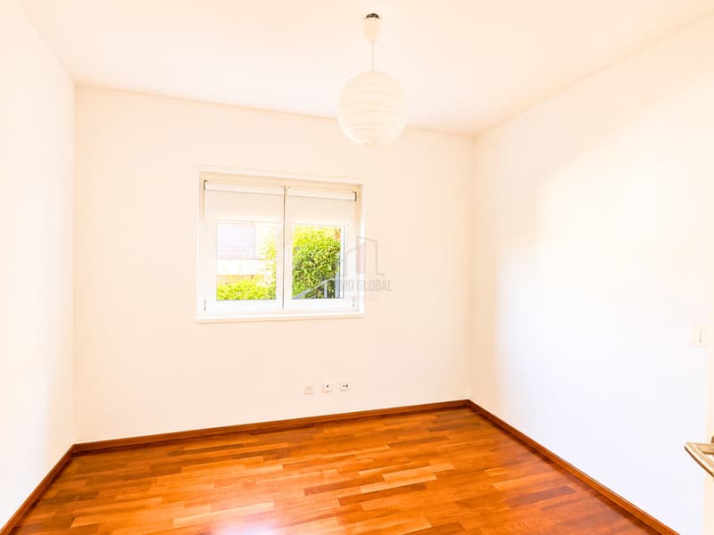 LA TUA CASA IN ZONA ESCLUSIVA CON PARZIALE VISTA LAGO (11)