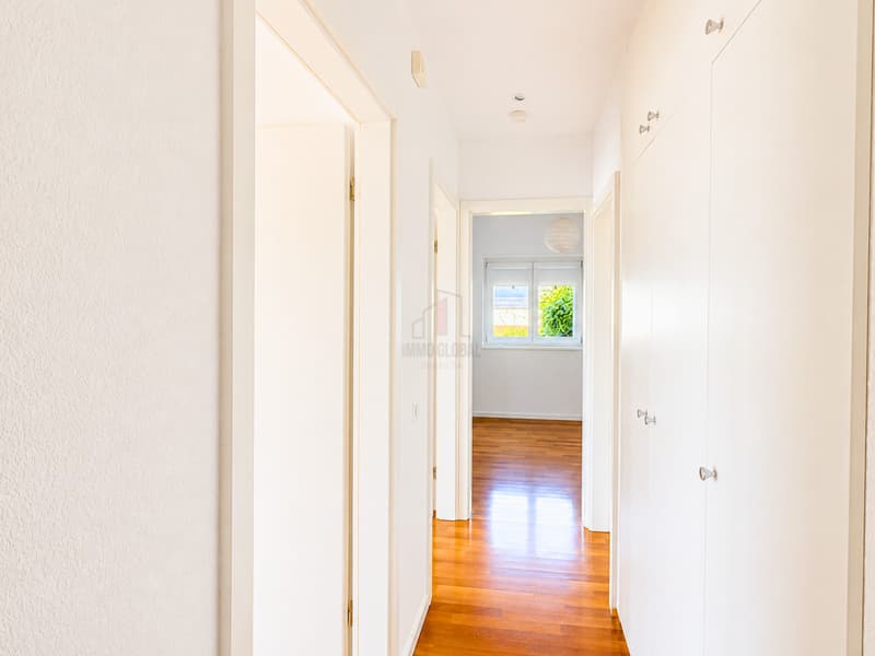 LA TUA CASA IN ZONA ESCLUSIVA CON PARZIALE VISTA LAGO (10)