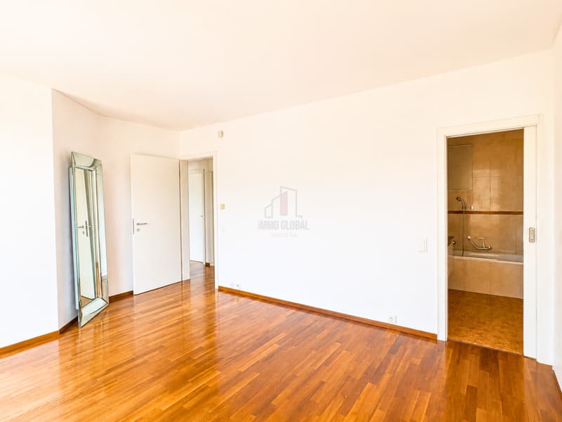 LA TUA CASA IN ZONA ESCLUSIVA CON PARZIALE VISTA LAGO (9)
