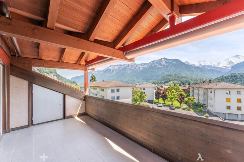 Grosszügige 4½-Zimmer Dachwohnung mit herrlicher Aussicht (6)