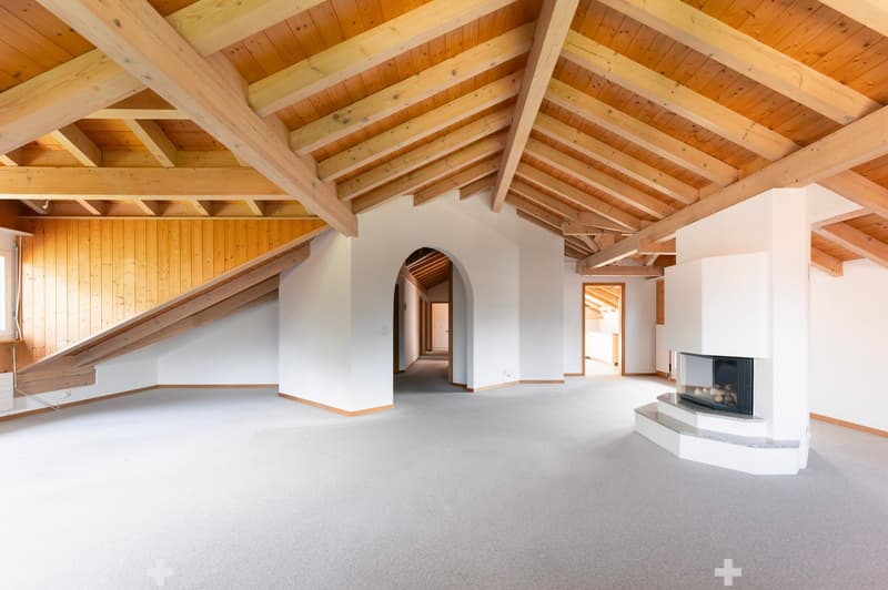 Grosszügige 4½-Zimmer Dachwohnung mit 2 Einstellhallenplätzen (5)