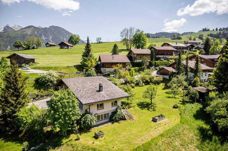 Einmaliges Architektenhaus auf grosszügiger Parzelle in Zweisimmen zu verkaufen (11)