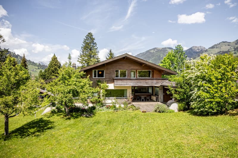 Einmaliges Architektenhaus auf grosszügiger Parzelle in Zweisimmen zu verkaufen (1)