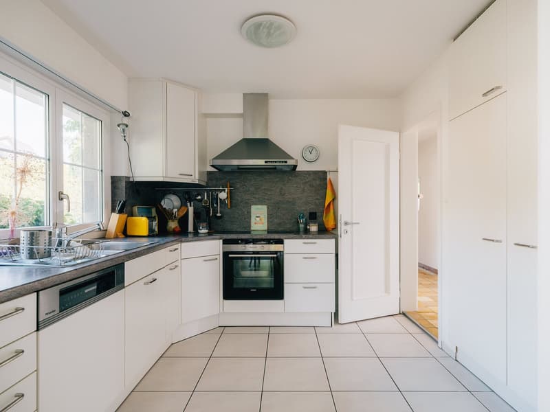 6½-Zimmer Einfamilienhaus mit Charme, viel Platz und wunderbarer Aussicht (10)