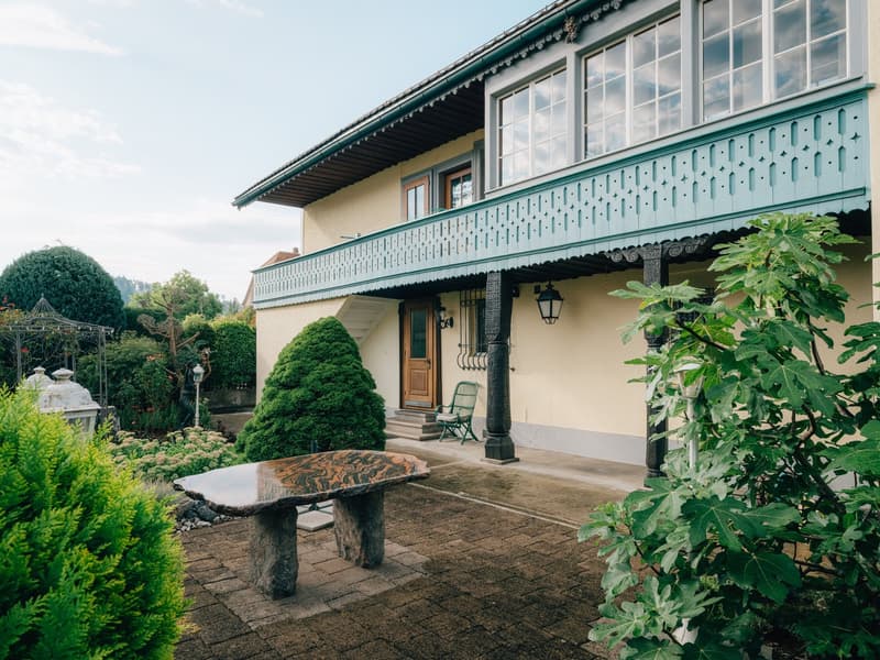 Charaktervolles 12-Zimmer Wohnhaus an idealer Lage in Bern (3)