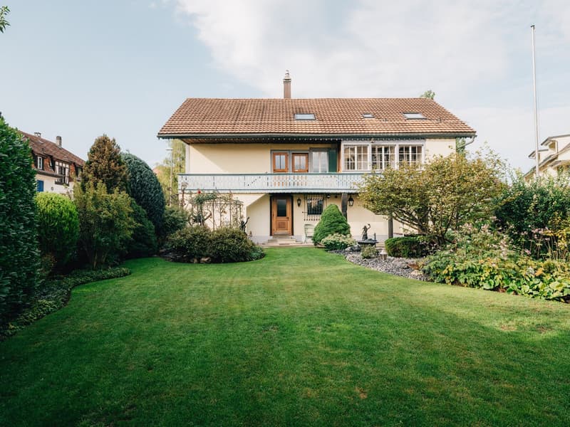 Charaktervolles 12-Zimmer Wohnhaus an idealer Lage in Bern (1)