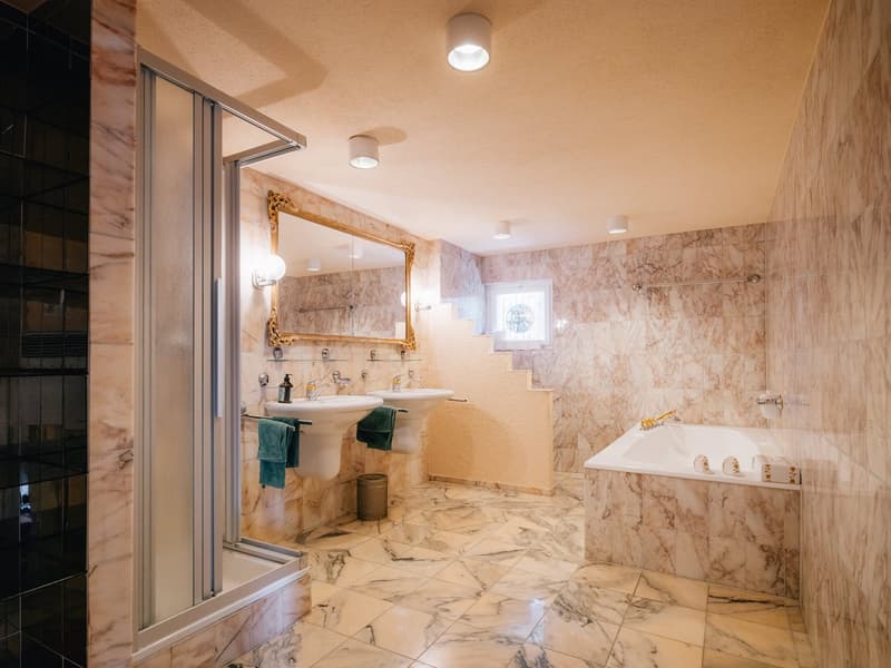 Charaktervolles 12-Zimmer Wohnhaus an idealer Lage in Bern (12)