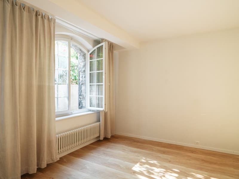 Charmante 2-Zimmer Wohnung in historischem Altbau in Thun (7)
