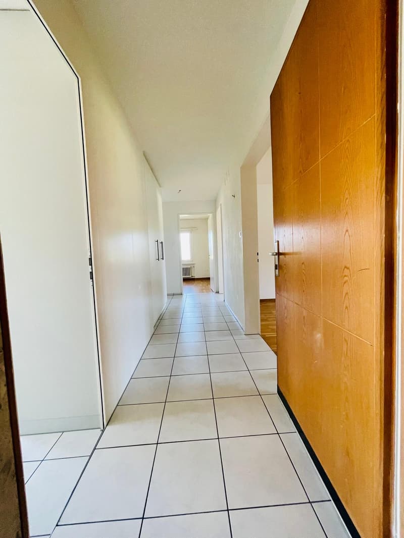 Sonnige 4.5-Zimmer-Wohnung in Hergiswil mit Seeblick Inkl. Aussenparkplatz (4)