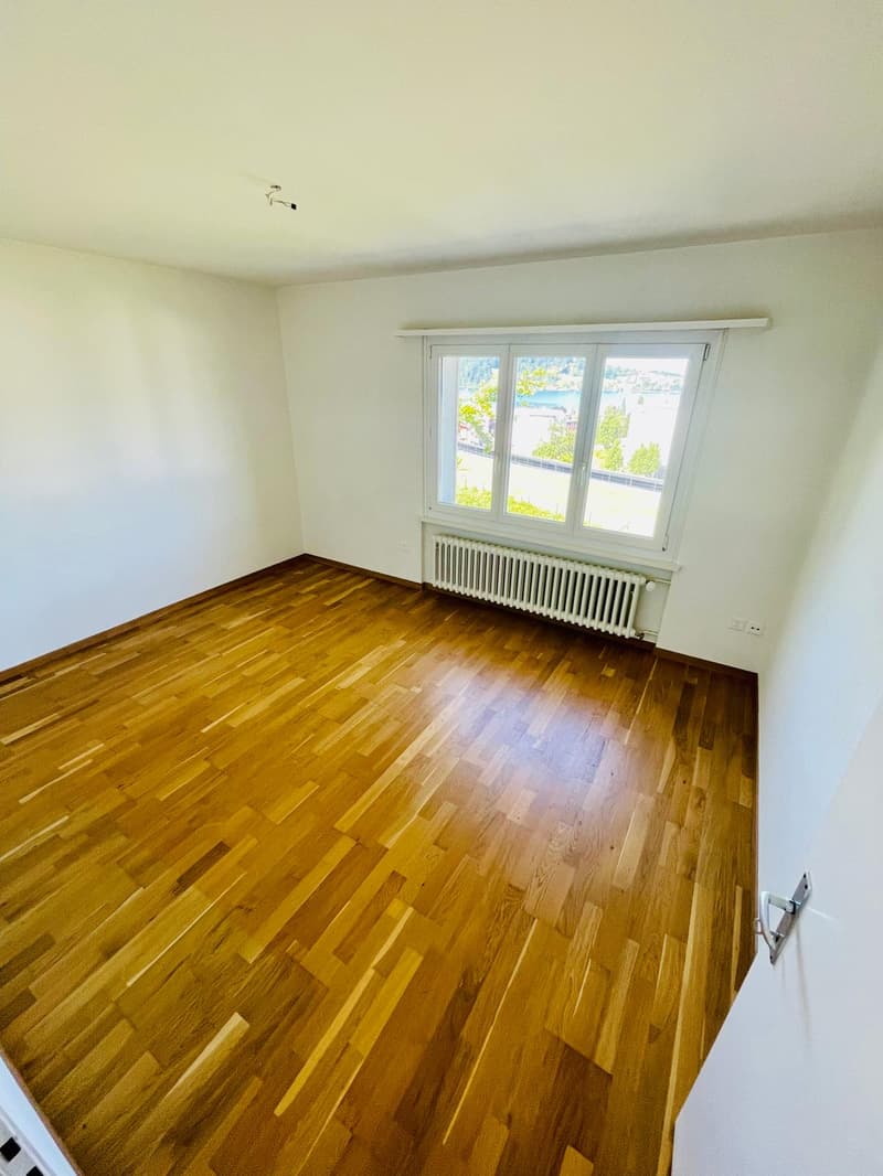 Sonnige 4.5-Zimmer-Wohnung in Hergiswil mit Seeblick Inkl. Aussenparkplatz (5)