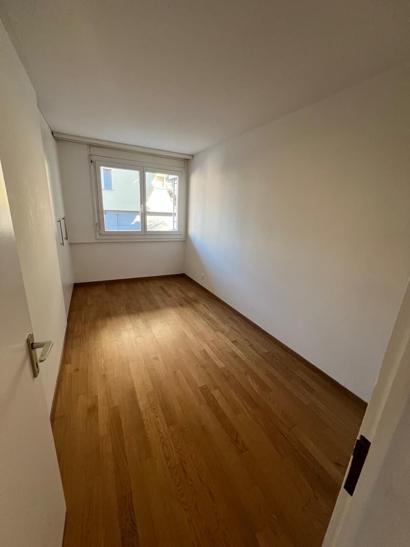 4.5-Zimmerwohnung mit atemberaubendem Ausblick und Mitbenützung der Dachterrasse in Kriens (9)