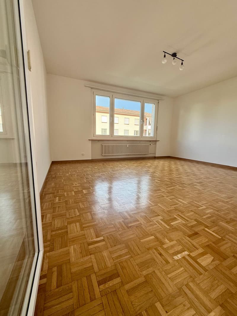 Sonnige 3.5-Zimmer-Wohnung mit Balkon in Kriens zu vermieten (5)