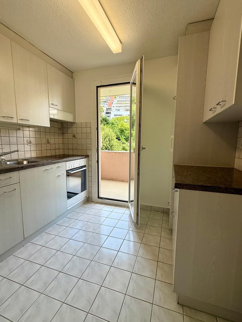 Sonnige 3.5-Zimmer-Wohnung mit Balkon in Kriens zu vermieten (3)