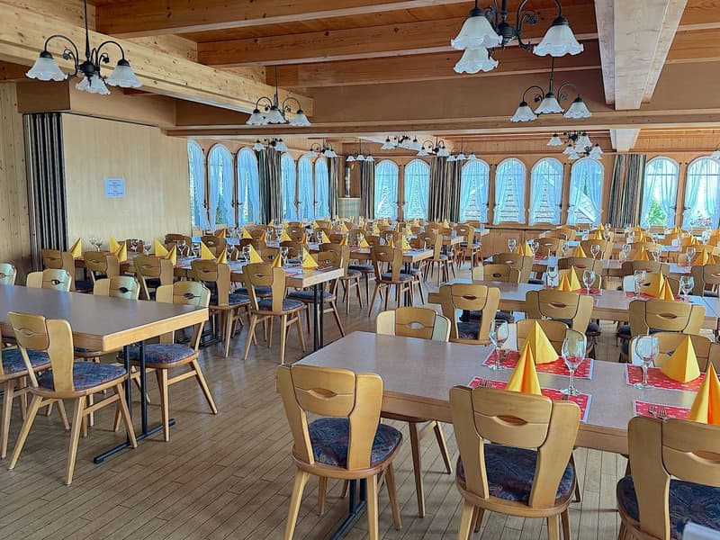 Rent or Buy: Panoramic Restaurant with 2 Apartments and 1 Studio (7)