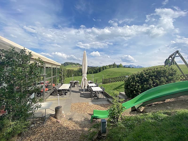 Rent or Buy: Panoramic Restaurant with 2 Apartments and 1 Studio (18)