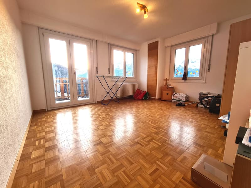 Beautiful bright apartment with balcony and private garage (1)
