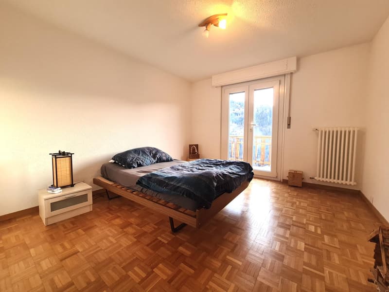 Beautiful bright apartment with balcony and private garage (3)