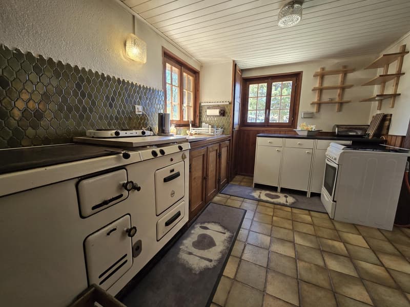 Authentic chalet of 5.5 rooms with mazot, barn and wine cellar on large estate in Val d'Hérens (7)