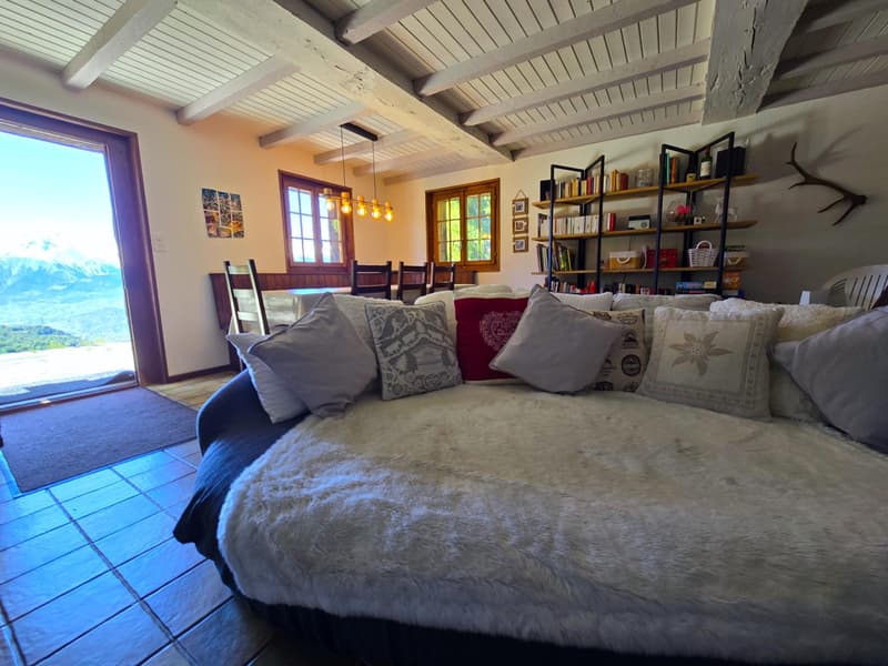 Authentic chalet of 5.5 rooms with mazot, barn and wine cellar on large estate in Val d'Hérens (6)