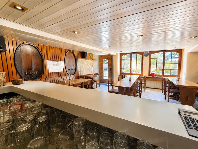 Un Lieu de Vie et d'Opportunités au coeur du Val Ferret : Immeuble mixte, café-restaurant et 3 appartements, grange et jardin (4)