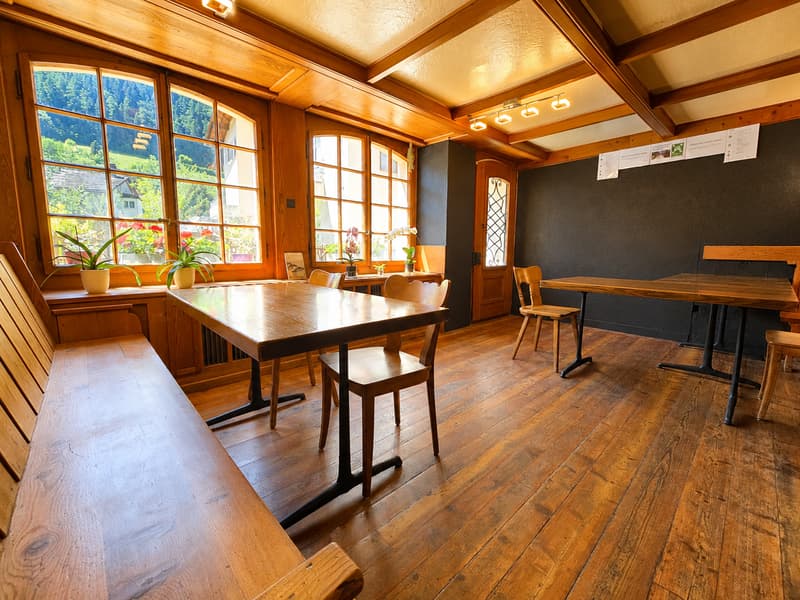 Un Lieu de Vie et d'Opportunités au coeur du Val Ferret : Immeuble mixte, café-restaurant et 3 appartements, grange et jardin (5)