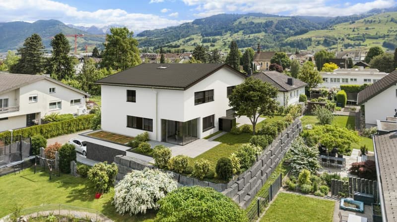 B19 - Family Home in Lachen on Lake Zurich (1)