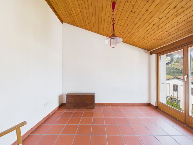 wooden ceiling, wooden floor, wooden storage box, large window