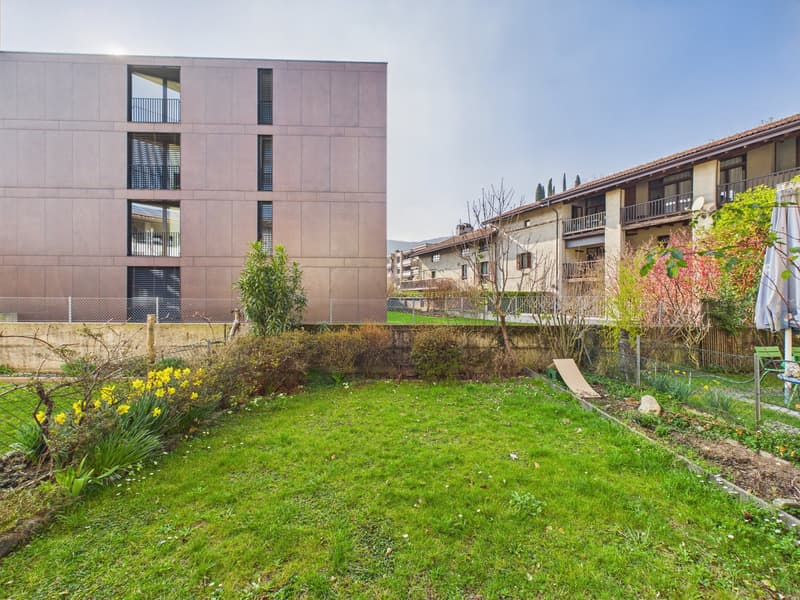 Ampia Casa a schiera con giardino privato (2)