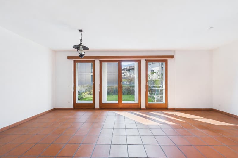 Ampia Casa a schiera con giardino privato (7)