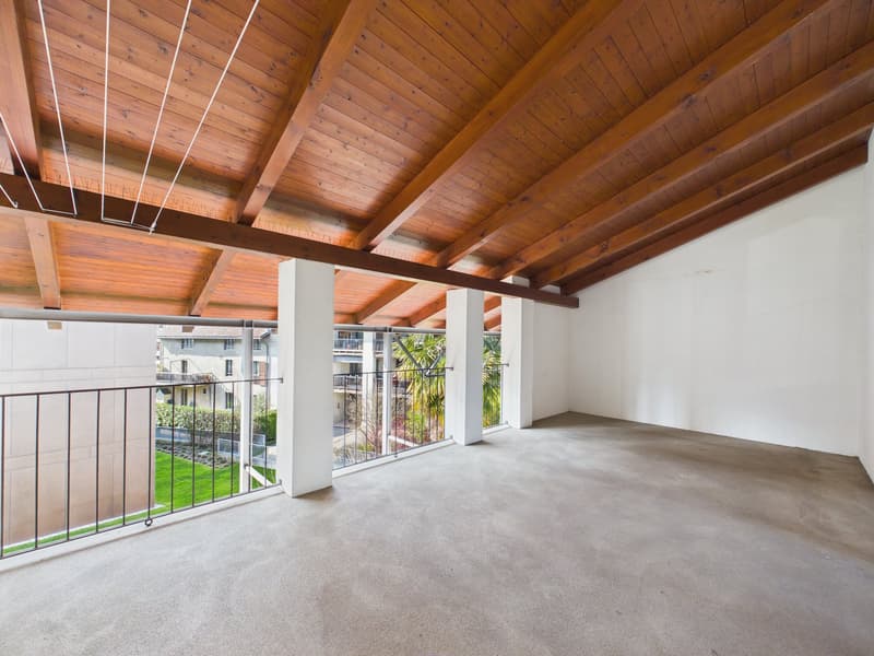wooden ceiling, balcony, white walls