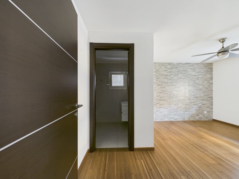 AMPIO E LUMINOSO APPARTAMENTO DI 4,5 LOCALI IN RESIDENZA SIGNORILE (14)