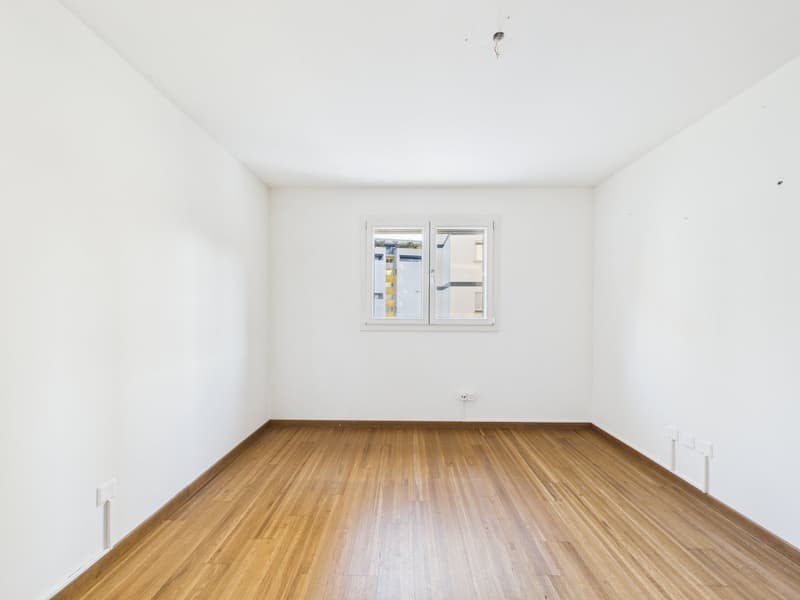 AMPIO E LUMINOSO APPARTAMENTO DI 4,5 LOCALI IN RESIDENZA SIGNORILE (13)