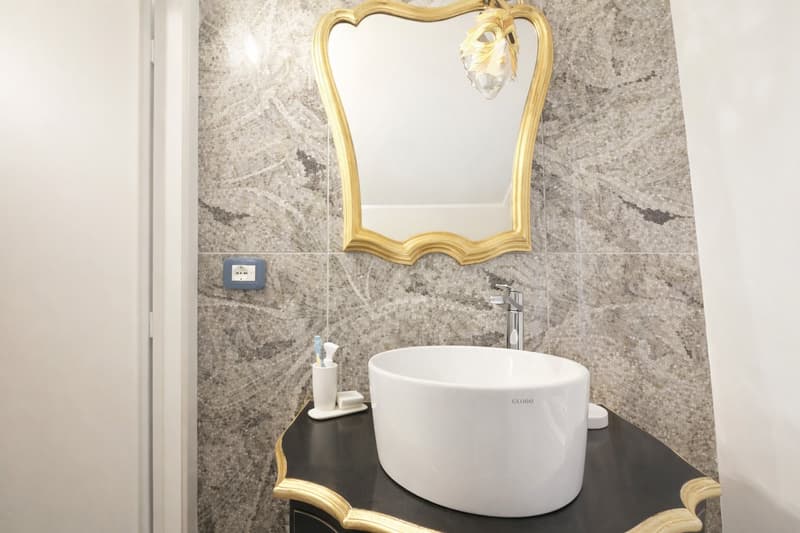 MODERNA MANSARDA DI DESIGN CON VISTA LAGO (12)