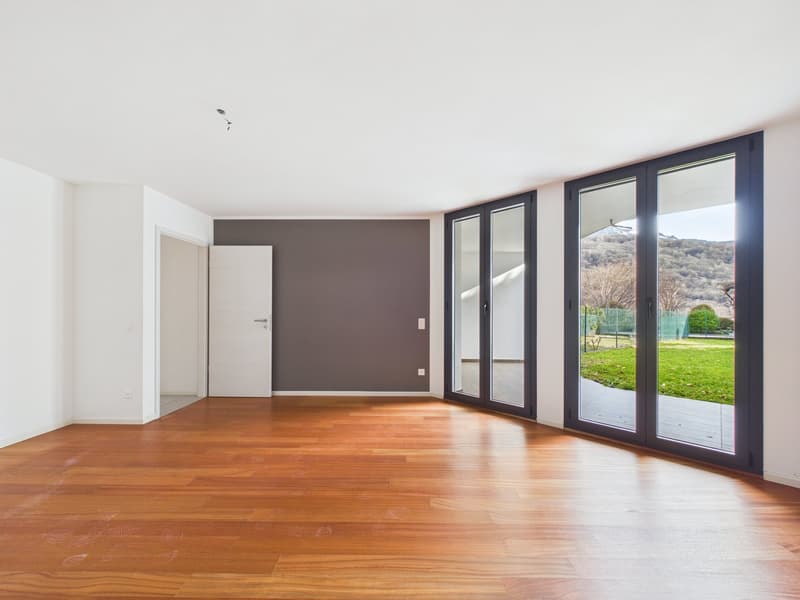 CASA CONTIGUA SU 3 PIANI CON GIARDINO E SPAZIO IDEALE PER STUDIO O ATTIVITA' INDIPENDENTE (31)