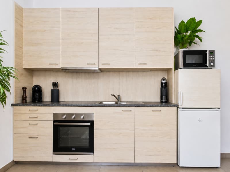 AMPIA CASA BIFAMILIARE CON VISTA APERTA, GIARDINO E BOX AUTO (6)