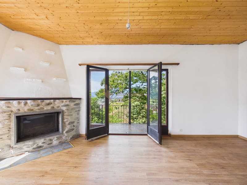 AMPIA CASA BIFAMILIARE CON VISTA APERTA, GIARDINO E BOX AUTO (18)