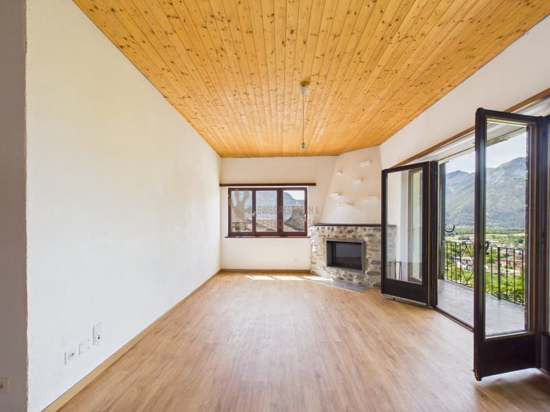 AMPIA CASA BIFAMILIARE CON VISTA APERTA, GIARDINO E BOX AUTO (17)