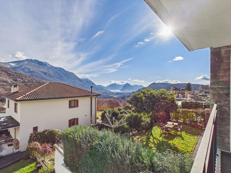 CASA CONTIGUA SU 3 PIANI CON GIARDINO E SPAZIO IDEALE PER STUDIO O ATTIVITA' INDIPENDENTE (4)