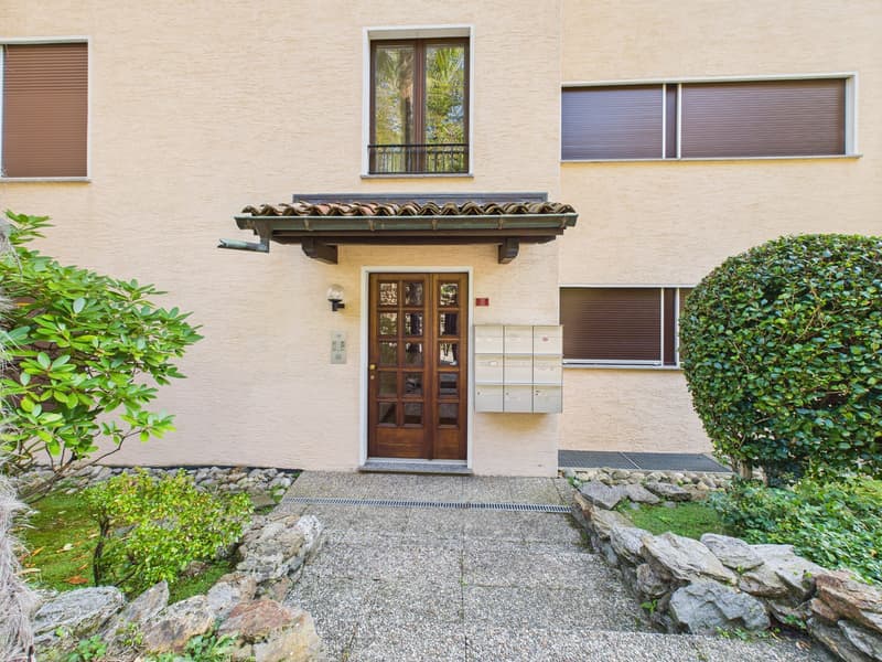 Esclusivo Appartamento di 2,5 locali con vista lago (13)