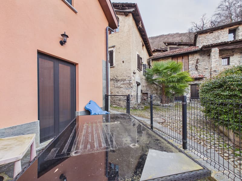 AMPIA CASA MODERNA CON TERRAZZA E UNITA' INDIPENDENTE (19)