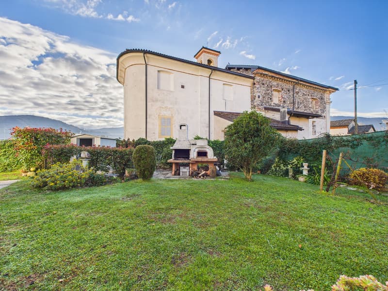 AMPIO E RAFFINATO APPARTAMENTO DI 4.5 LOCALI CON INGRESSO INDIPENDENTE (25)
