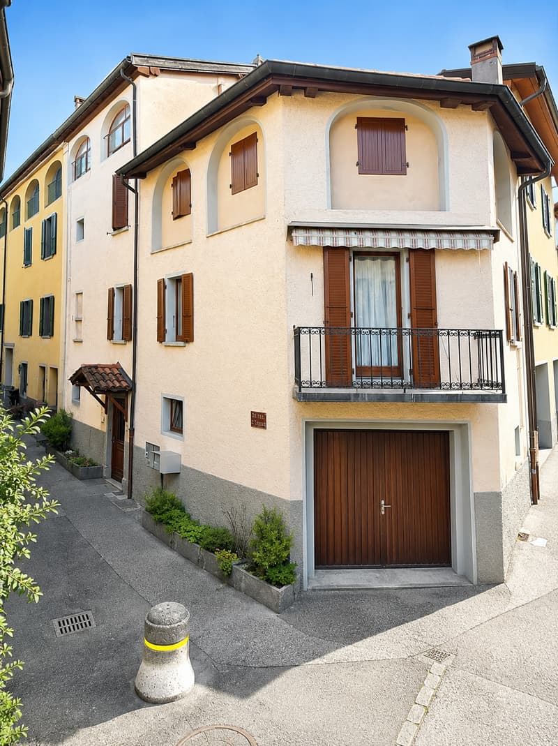 CASA BIFAMILIARE SU TRE PIANI – IDEALE COME ABITAZIONE O INVESTIMENTO, CON RENDIMENTO DEL 4% (2)